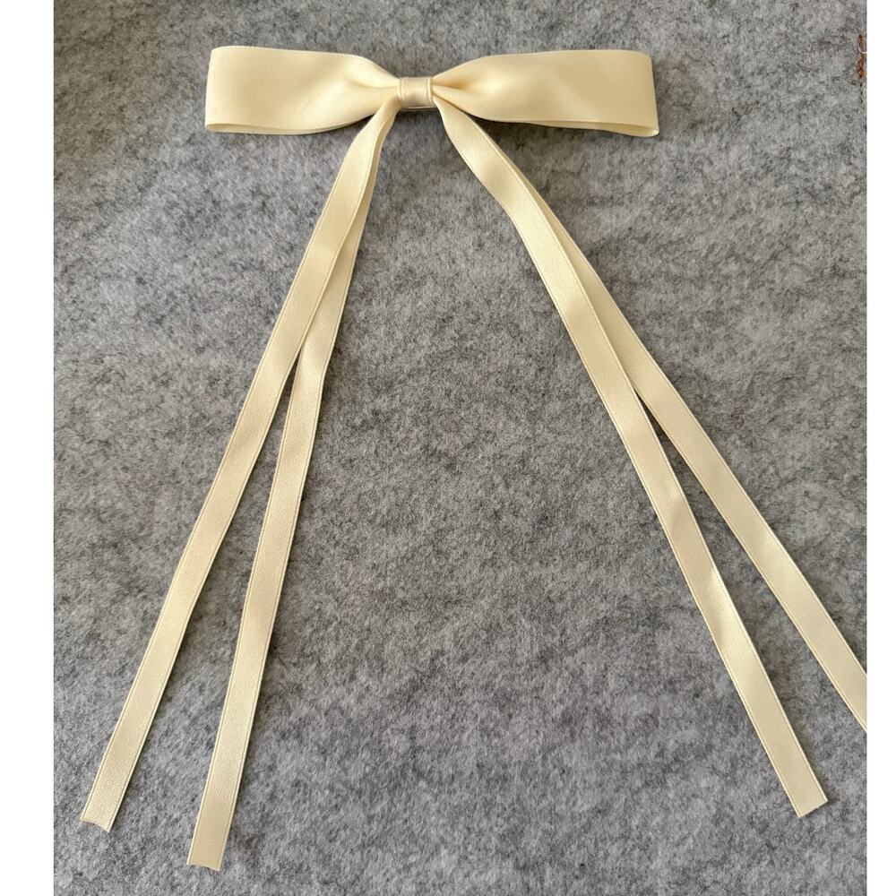 SHASHI REVOLVE NWOT The Girlie Bow Satin Cream Preppy Cottagecore Fairycore